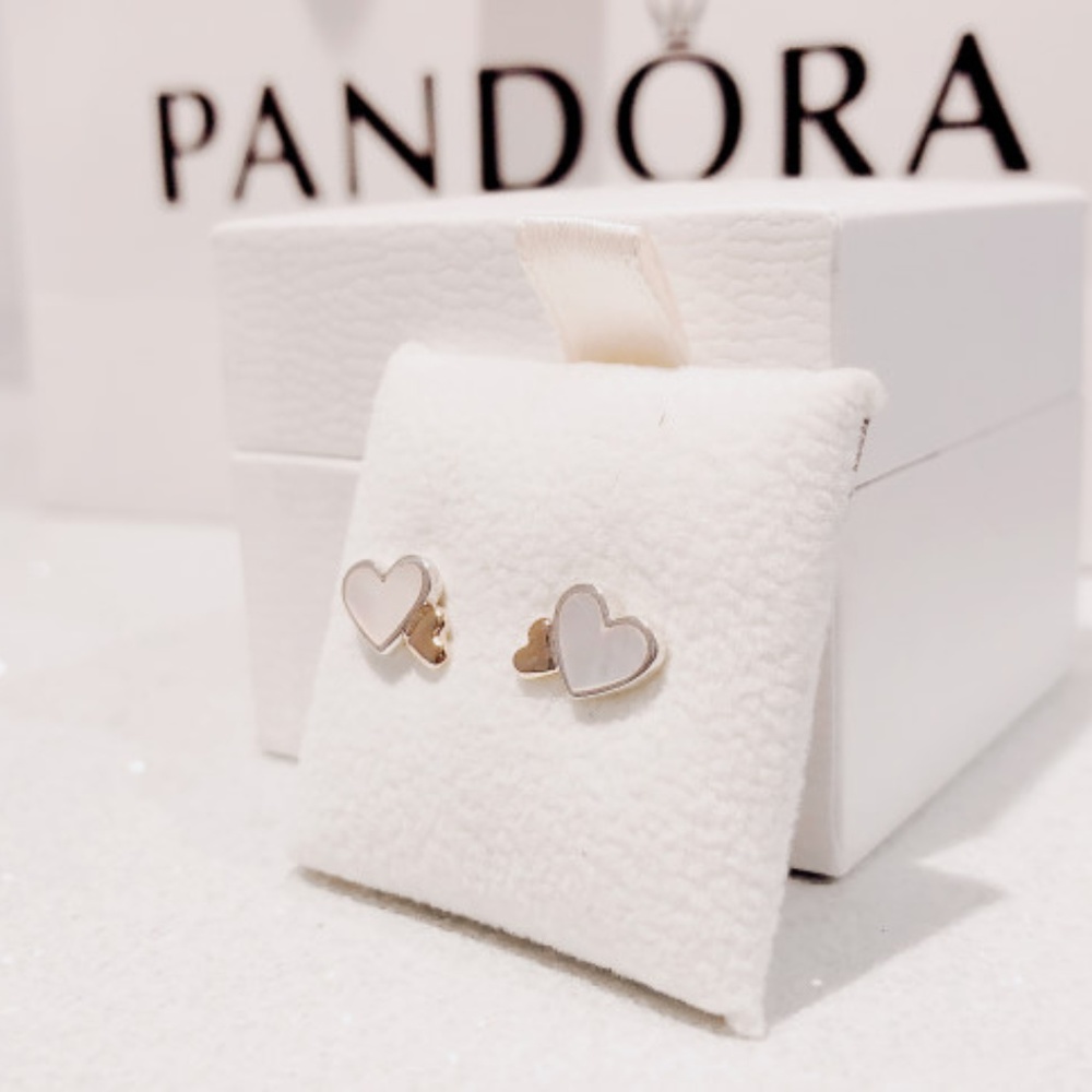 Pandora 290697MOP Hearts Stud Pearl 14K Earrings